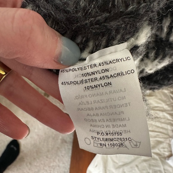 Stanton Houndstooth Chunky Cardigan Sweater - Picture 3 of 4